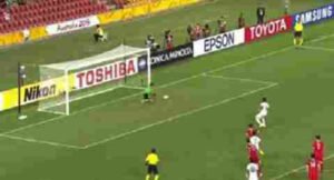 نايف هزازي يهدر ضربة جزاء في مواجه السعودية مع الصين