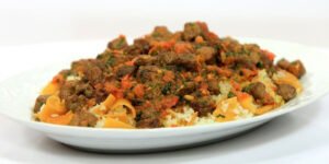 طريقة عمل الفتة باللحم والثوم علي الطريقة المصرية لعيد الاضحي المبارك