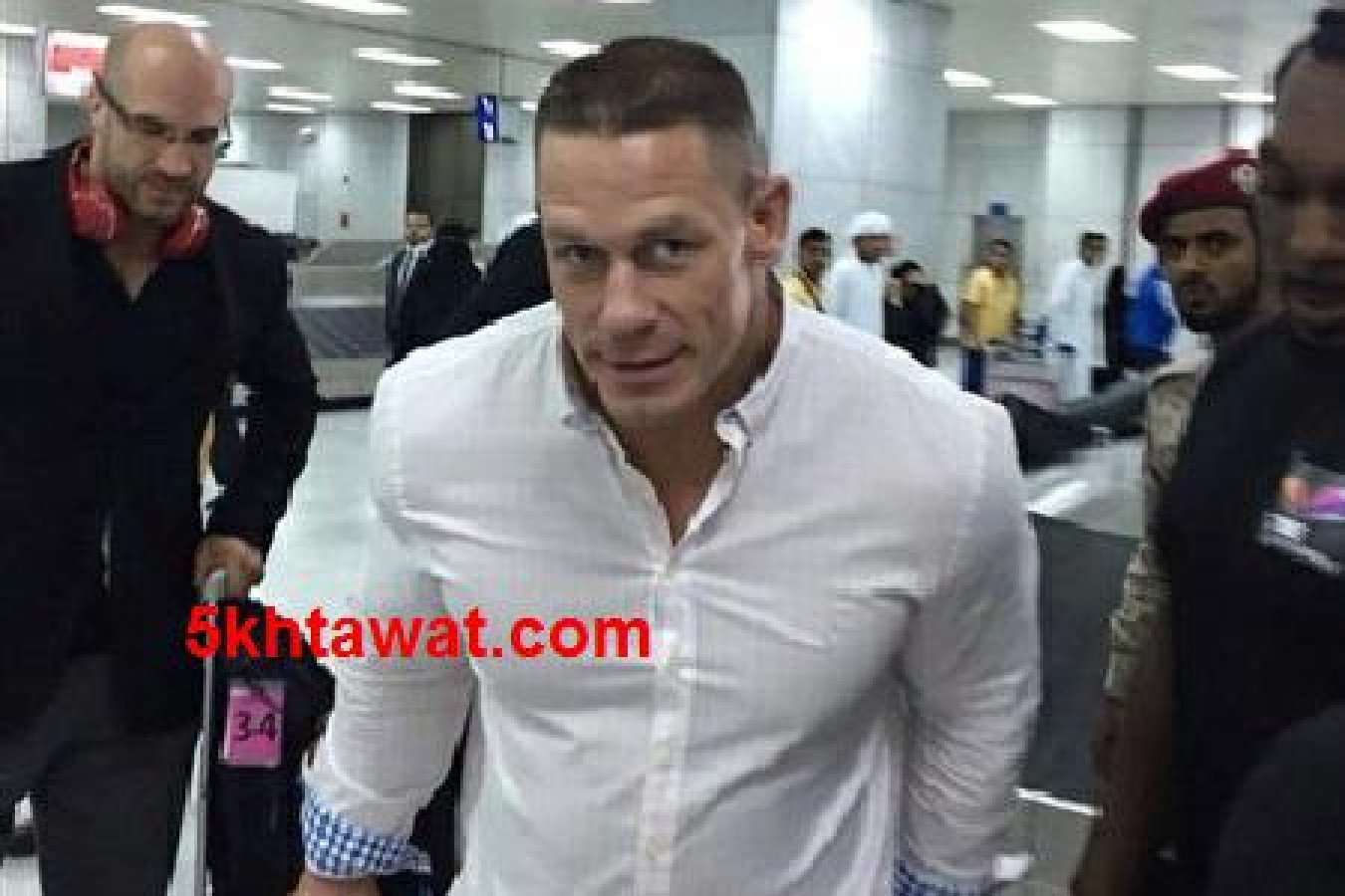 بالفيديو تفاصيل تقديم جون سينا وسيث رولينز وبيج شو عرضا في السعودية