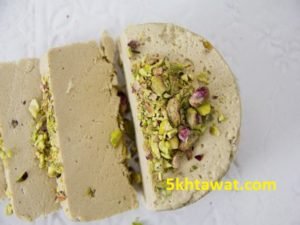 طريقة عمل الحلاوة الطحينية في البيت ومقادير الحلاوة وفوائدها الصحية